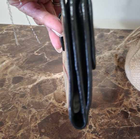 EUC Burberrys Nova Check Wallet - Picture 11 of 12